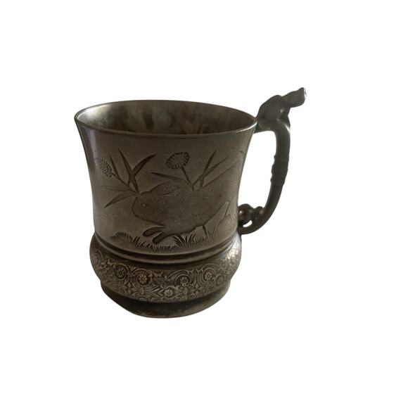 Antique Meriden Silver Plate Co. Quadruple Plate Ornate Child Cup 132 Bunny - Picture 2 of 7